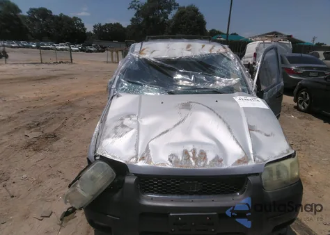 2004 Ford Escape Xlt z USA, uszkodzony, nr VIN 1FMYU93174KA80337